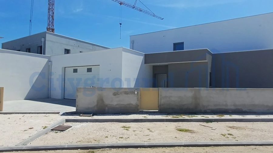 Moradia T4 para Venda em Batalha