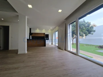 Moradia T4 para Venda em Corroios