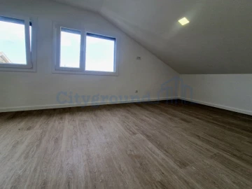 Moradia T4 para Venda em Corroios