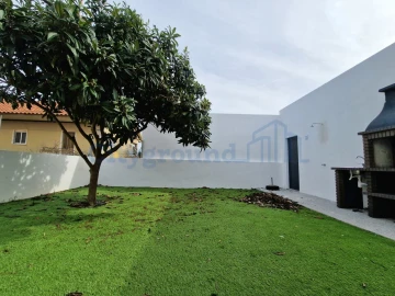 Moradia T4 para Venda em Corroios