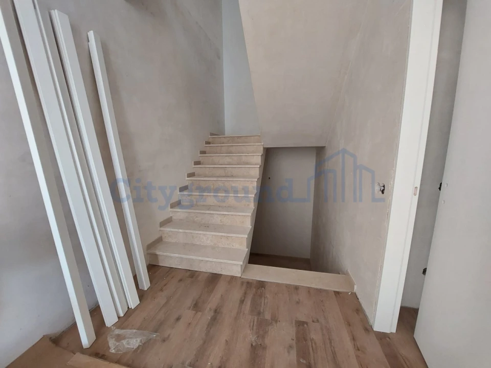 Moradia T4 para Venda em Santa Maria, São Pedro e Sobral da Lagoa Foto 13