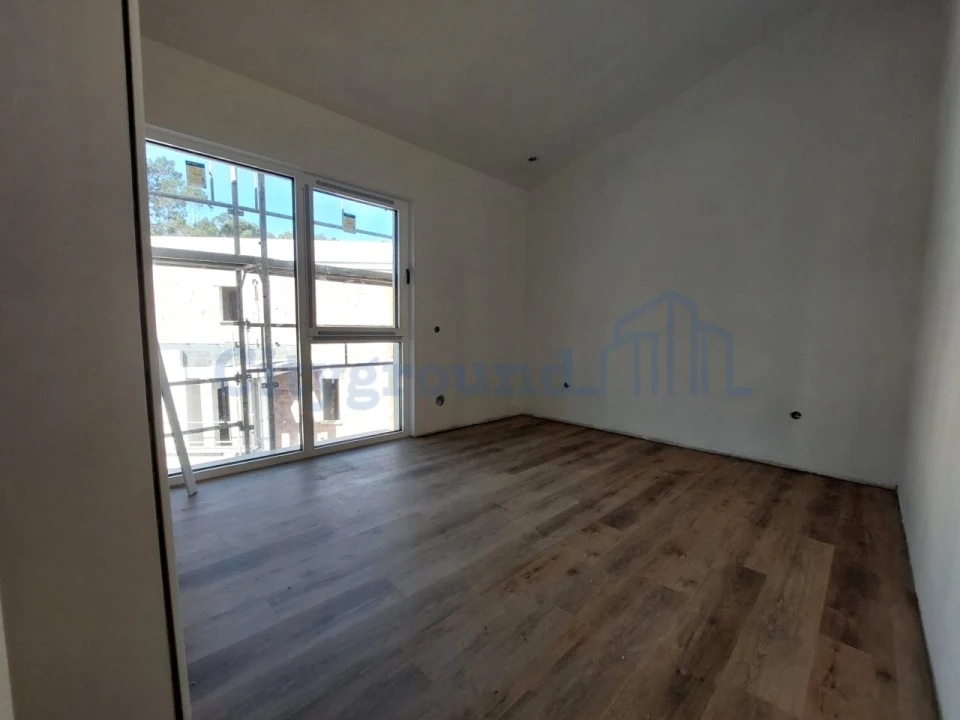 Moradia T4 para Venda em Santa Maria, São Pedro e Sobral da Lagoa Foto 27