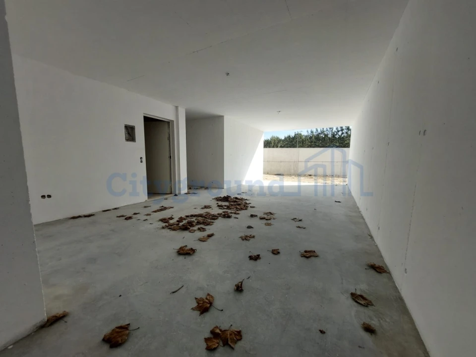 Moradia T4 para Venda em Santa Maria, São Pedro e Sobral da Lagoa Foto 36