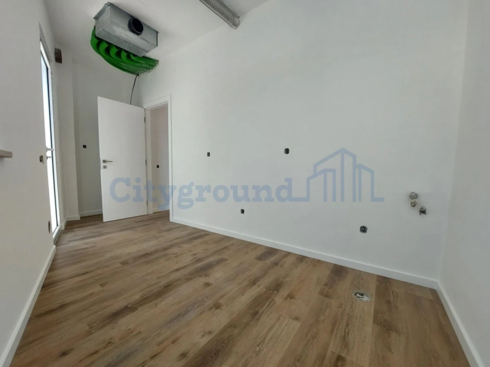 Moradia T4 para Venda em Santa Maria, São Pedro e Sobral da Lagoa Foto 12