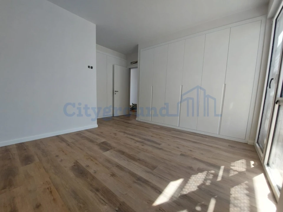 Moradia T4 para Venda em Santa Maria, São Pedro e Sobral da Lagoa Foto 14