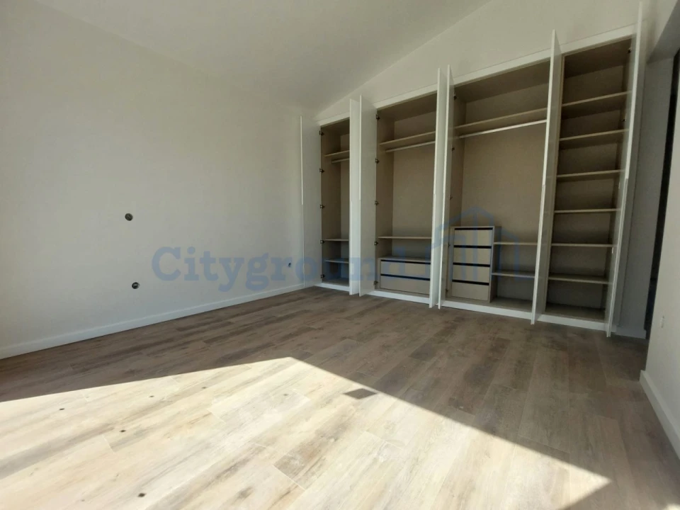 Moradia T4 para Venda em Santa Maria, São Pedro e Sobral da Lagoa Foto 20