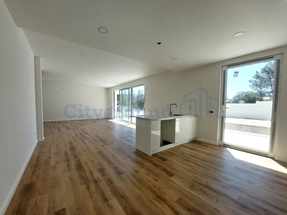 Moradia T4 para Venda em Santa Maria, São Pedro e Sobral da Lagoa Foto 6