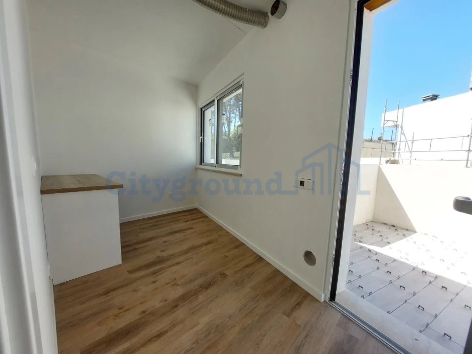 Moradia T4 para Venda em Santa Maria, São Pedro e Sobral da Lagoa Foto 7