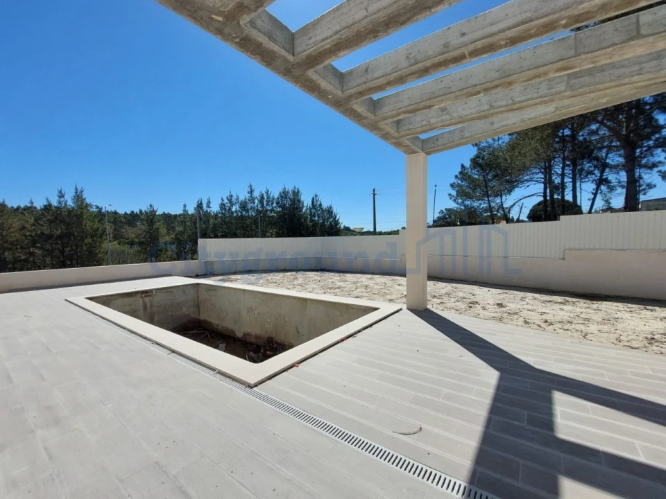 Moradia T4 para Venda em Santa Maria, São Pedro e Sobral da Lagoa Foto 11