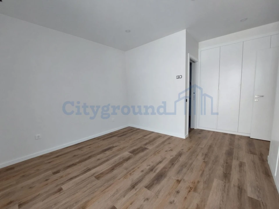 Moradia T4 para Venda em Santa Maria, São Pedro e Sobral da Lagoa Foto 17