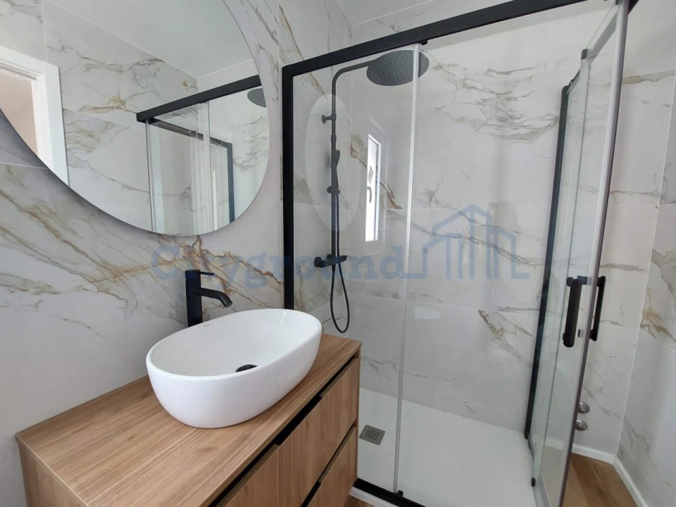 Moradia T4 para Venda em Santa Maria, São Pedro e Sobral da Lagoa Foto 31