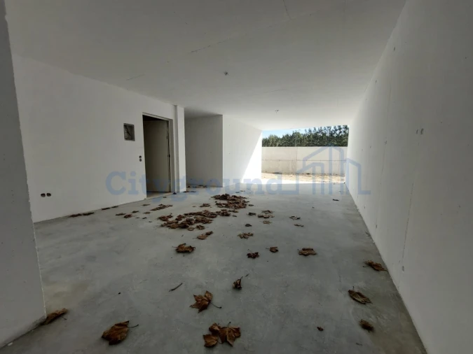 Moradia T4 para Venda em Santa Maria, São Pedro e Sobral da Lagoa Foto 36