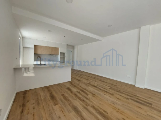 Moradia T4 para Venda em Santa Maria, São Pedro e Sobral da Lagoa Foto 3