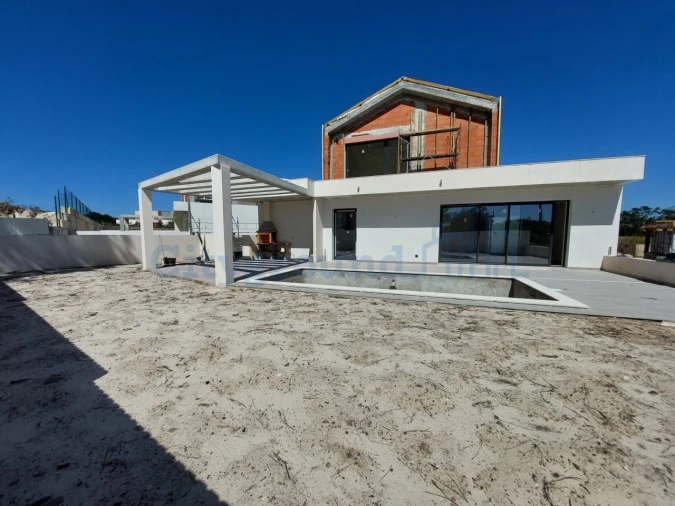 Moradia T4 para Venda em Santa Maria, São Pedro e Sobral da Lagoa Foto 9