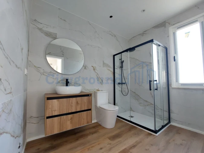 Moradia T4 para Venda em Santa Maria, São Pedro e Sobral da Lagoa Foto 18