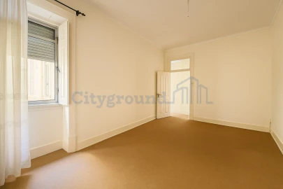 Apartamento T7 para Venda em Penha de França