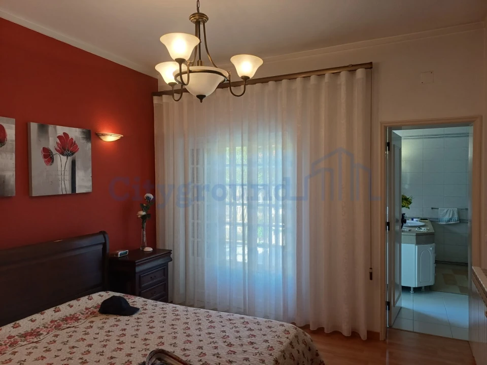 Moradia T4 para Venda em Marinha Grande Foto 11