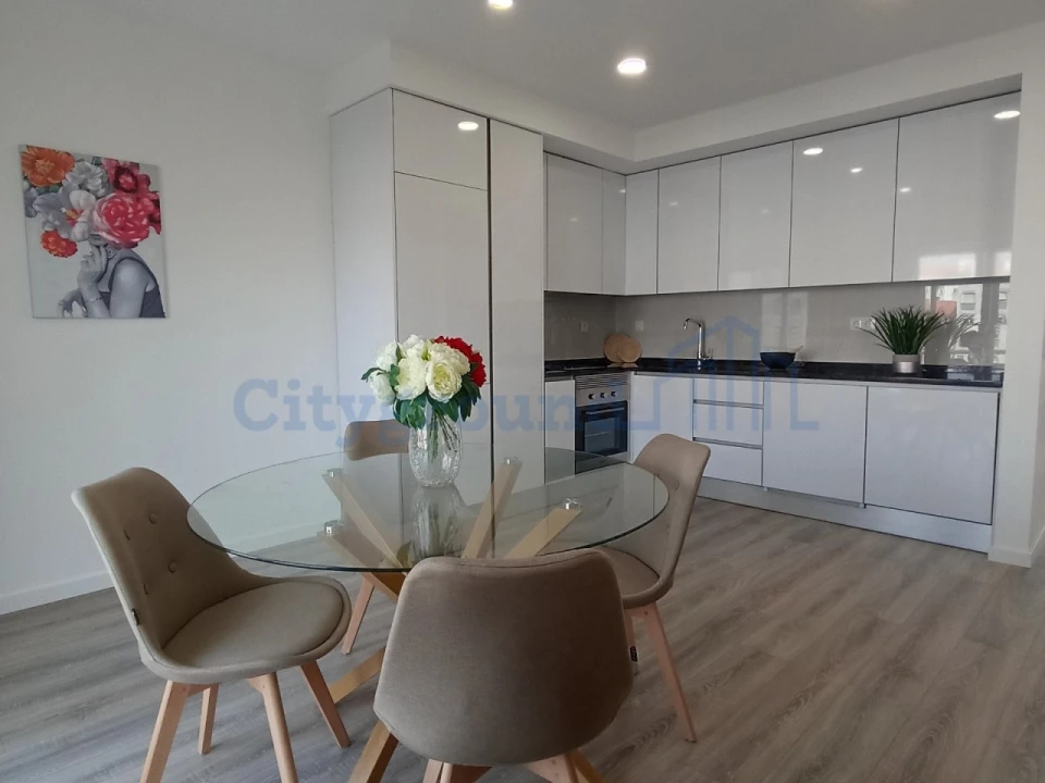 Apartamento T3 para Venda em Benfica Foto 3