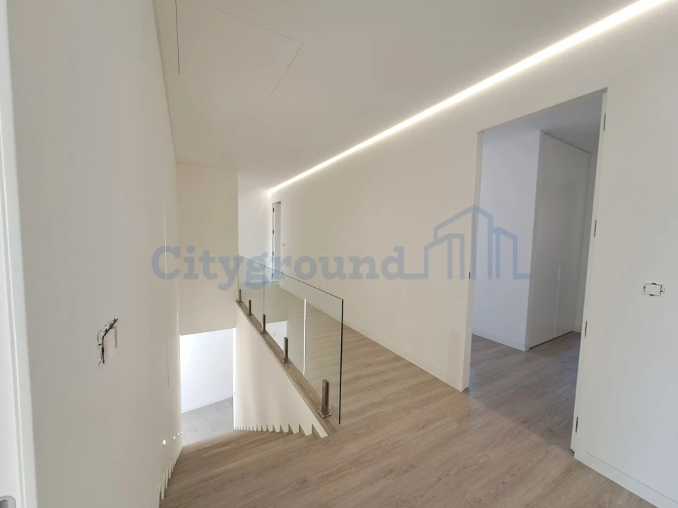 Moradia T4 para Venda em Ferrel Foto 16