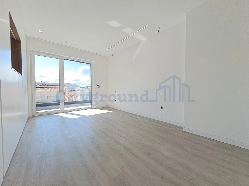 Moradia T4 para Venda em Ferrel Foto 23