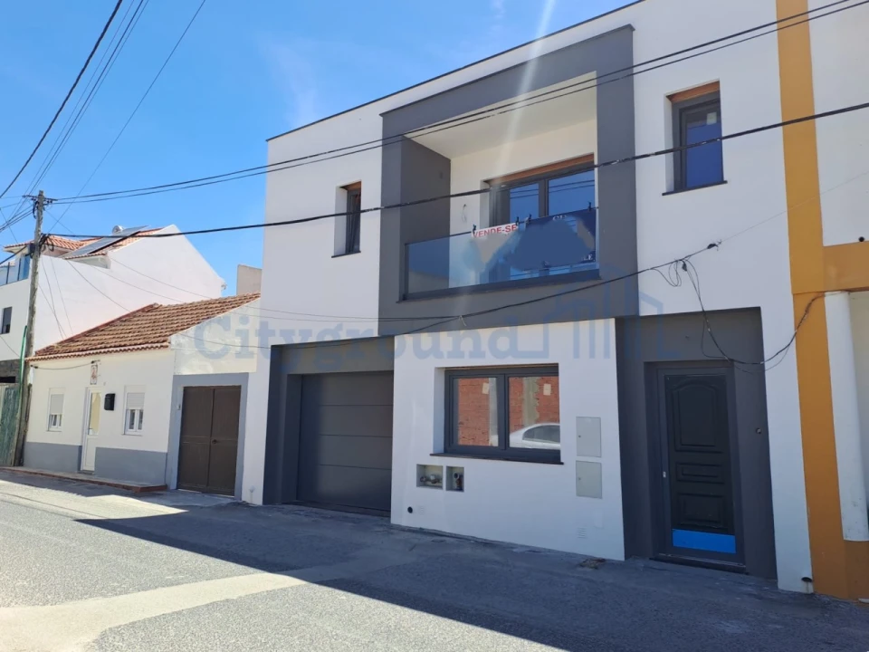 Moradia T4 para Venda em Ferrel Foto 26