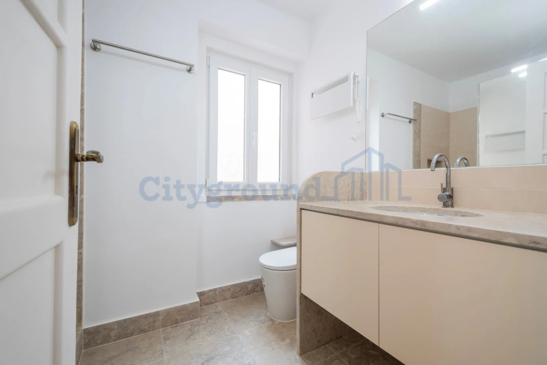 Apartamento T2 para Arrendamento em Penha de França Foto 9