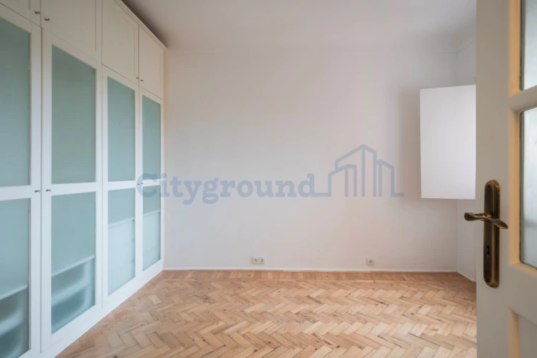 Apartamento T2 para Arrendamento em Penha de França Foto 12