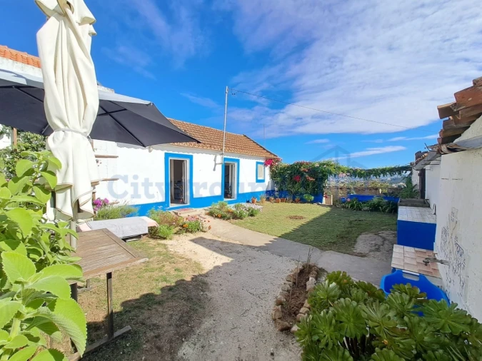 Moradia T1 para Venda em Santa Maria, São Pedro e Sobral da Lagoa