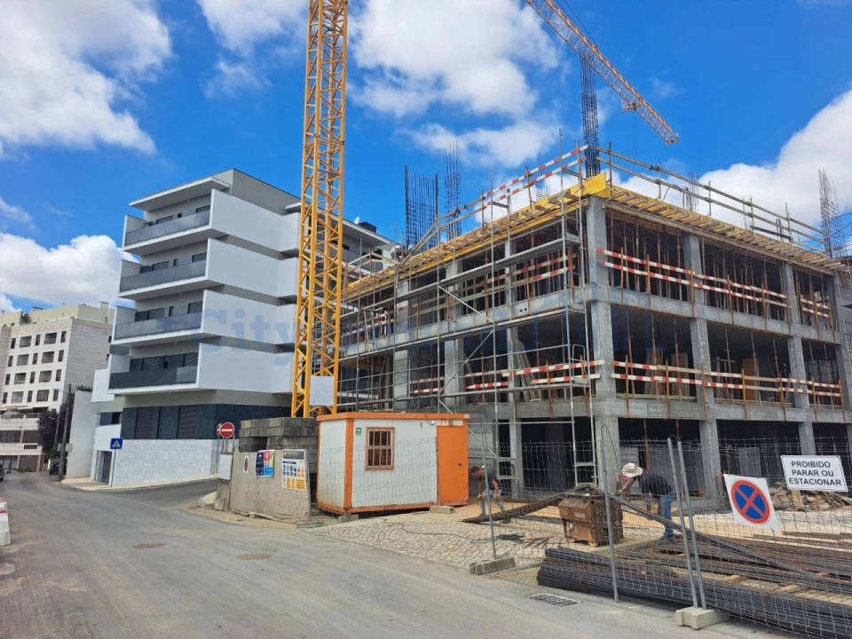 Apartamento T3 para Venda em Leiria, Pousos, Barreira e Cortes Foto 1