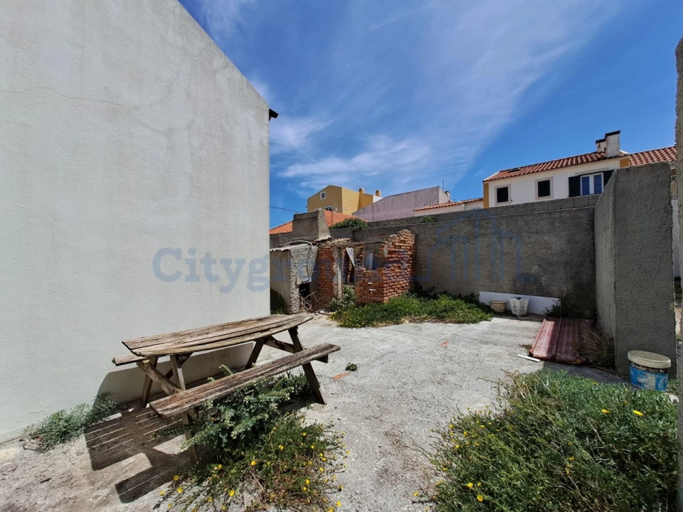 Moradia T3 para Venda em Atouguia da Baleia Foto 16