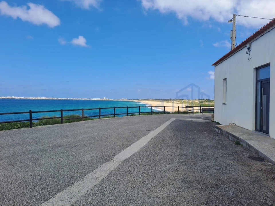 Moradia T3 para Venda em Atouguia da Baleia Foto 17