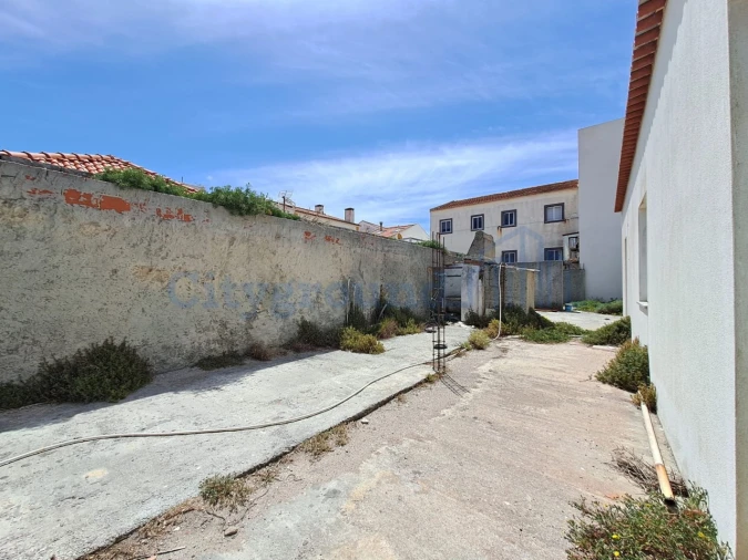 Moradia T3 para Venda em Atouguia da Baleia Foto 13