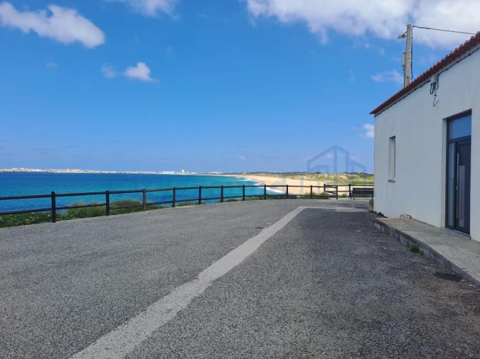 Moradia T3 para Venda em Atouguia da Baleia Foto 17