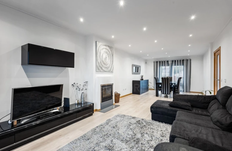 Moradia T3 para Venda em Bombarral e Vale Covo Foto 1