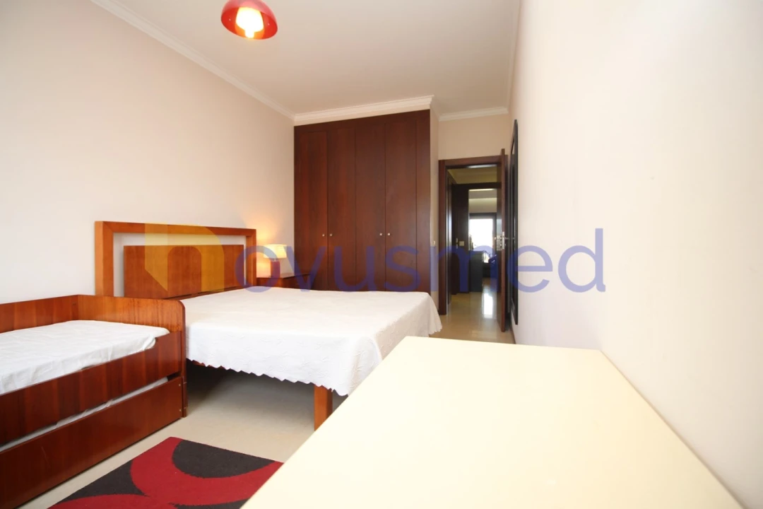 Apartamento T2 para Venda em Quarteira Foto 11