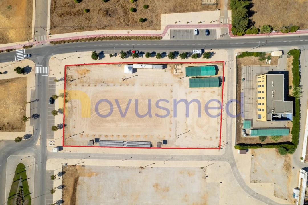 Terreno P/ Prédio para Venda em Albufeira e Olhos de Água Foto 2