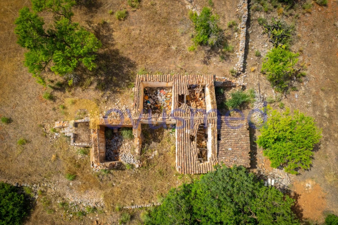 Quinta T1 para Venda em Ferreiras Foto 1