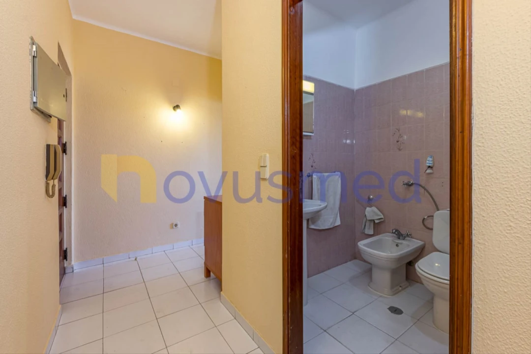 Apartamento T1 para Venda em Albufeira e Olhos de Água Foto 13