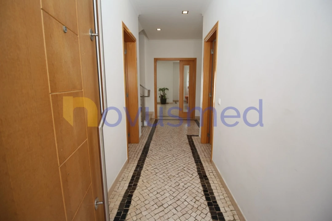 Moradia T4 para Venda em Albufeira e Olhos de Água Foto 8