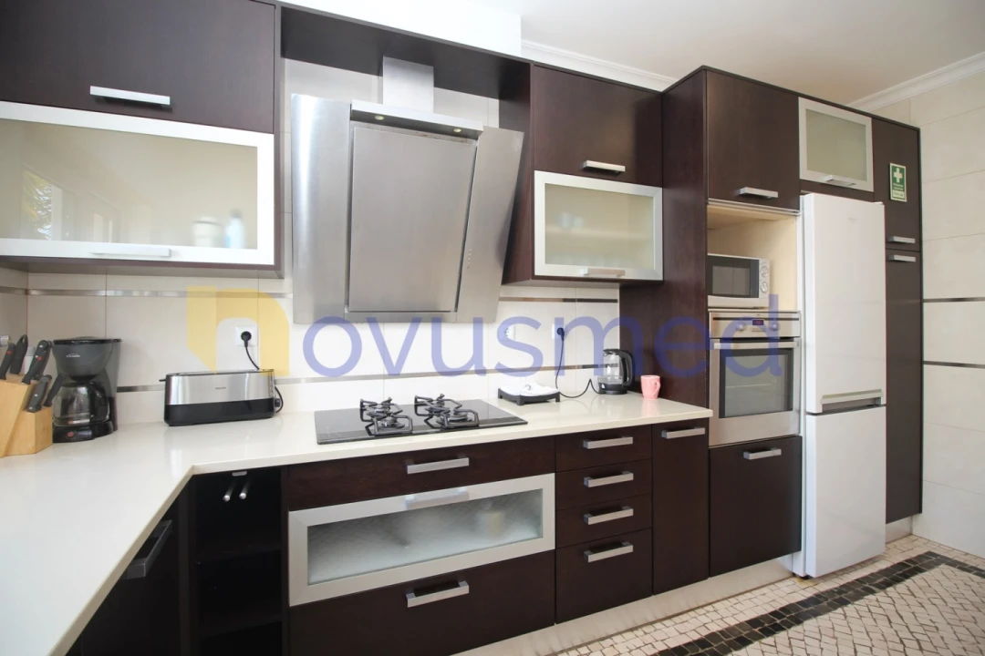 Moradia T4 para Venda em Albufeira e Olhos de Água Foto 14