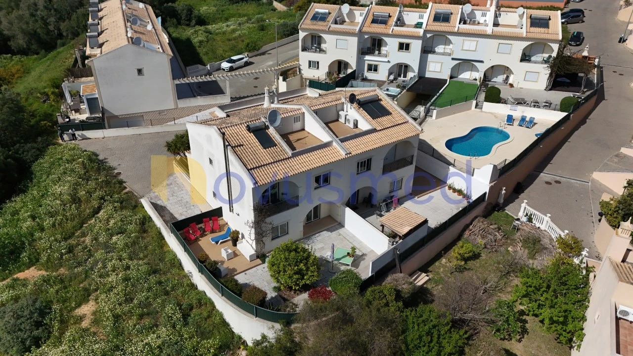 Moradia T4 para Venda em Albufeira e Olhos de Água Foto 4