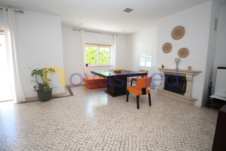 Moradia T4 para Venda em Albufeira e Olhos de Água Foto 9