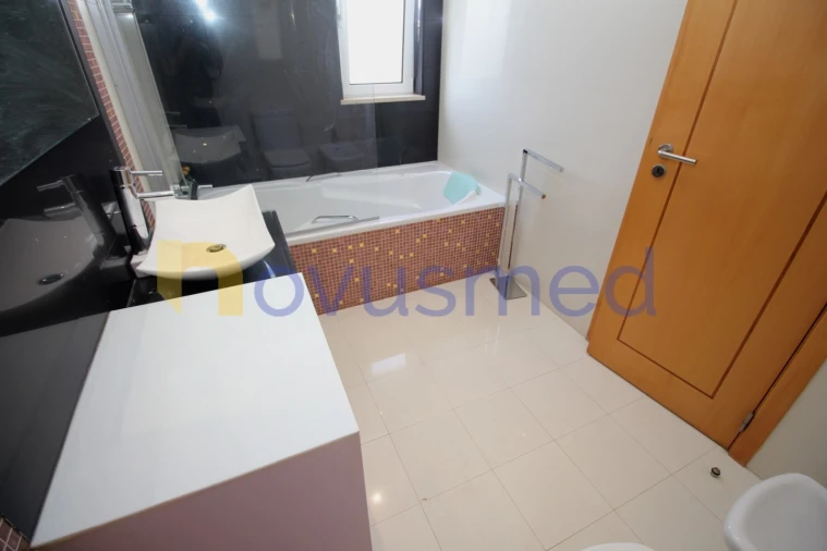 Moradia T4 para Venda em Albufeira e Olhos de Água Foto 19