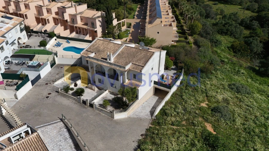 Moradia T4 para Venda em Albufeira e Olhos de Água Foto 6