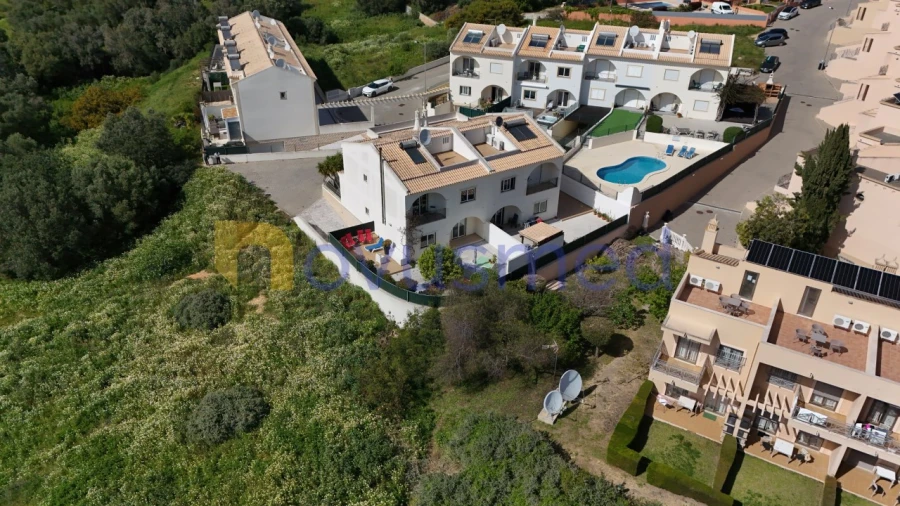 Moradia T4 para Venda em Albufeira e Olhos de Água Foto 5