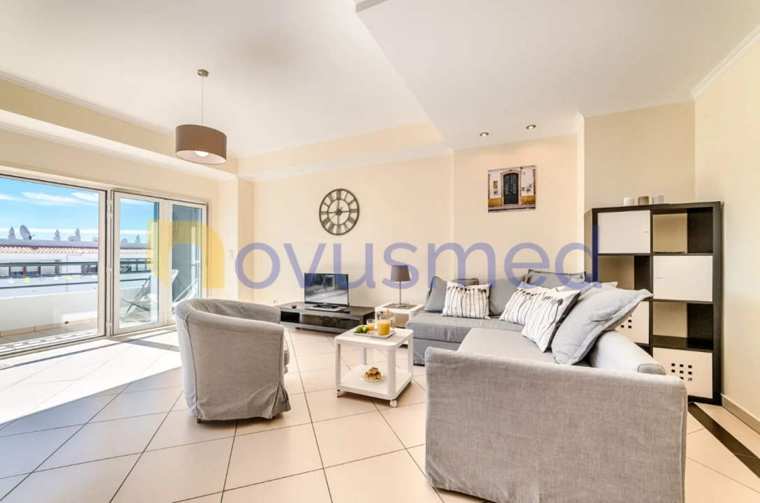 Apartamento T2 para Arrendamento férias em Albufeira e Olhos de Água Foto 1