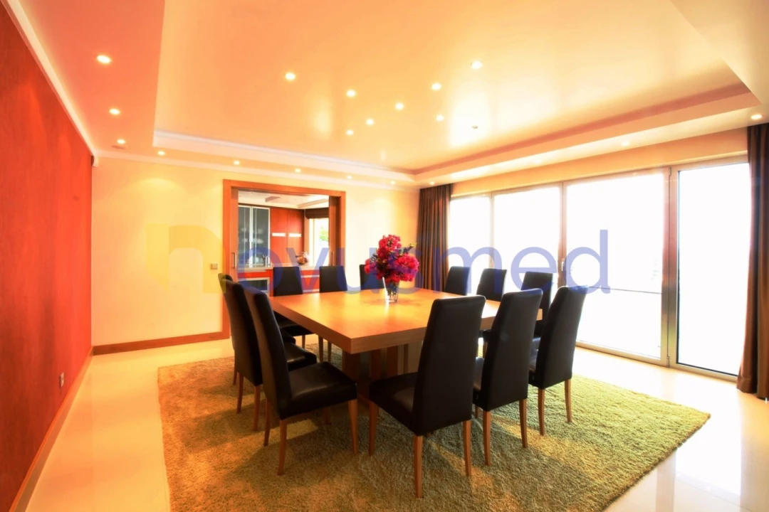 Moradia T5 para Venda em Albufeira e Olhos de Água Foto 18