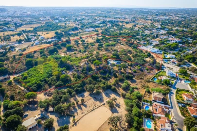 Terreno para Venda em Albufeira e Olhos de Água