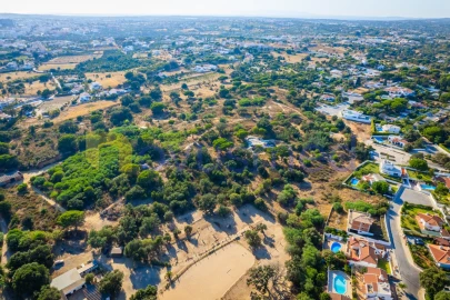 Terreno para Venda em Albufeira e Olhos de Água