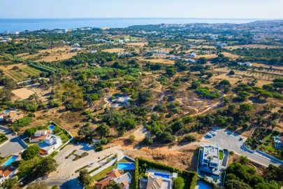 Terreno para Venda em Albufeira e Olhos de Água